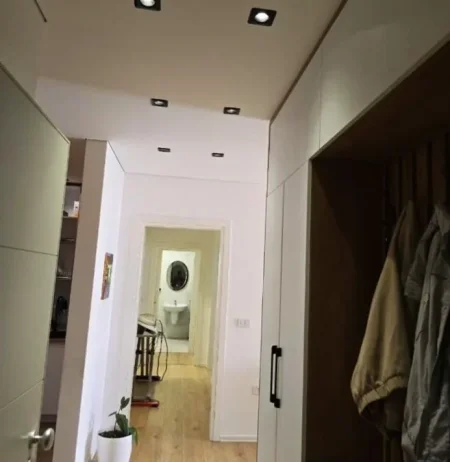 Tirane, shes apartament 2+1 Kati 3, 107 m² 285.000 € (ali demi)