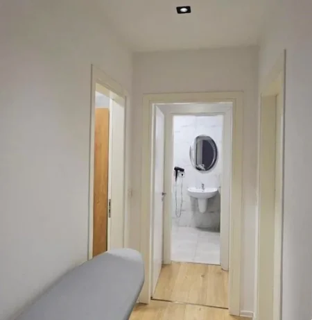 Tirane, shes apartament 2+1 Kati 3, 107 m² 285.000 € (ali demi)