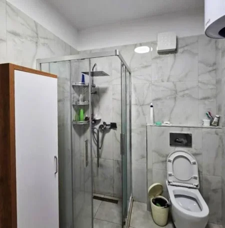 Tirane, shes apartament 2+1 Kati 3, 107 m² 285.000 € (ali demi)