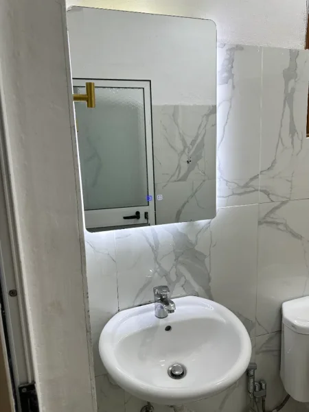 Tirane, jepet me qera garsonier 1+1 Kati 1, 30 m² 360 € 