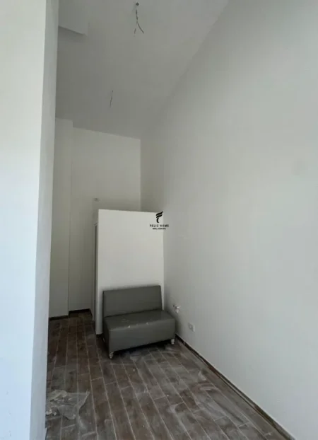 Tirane, jepet me qera dyqan Kati 0, 20 m² 350 € (DON BOSKO)