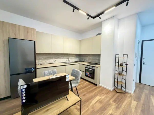 Tirane, jepet me qera apartament 1+1 Kati 2, 53 m² 700 € (komuna e parisit)