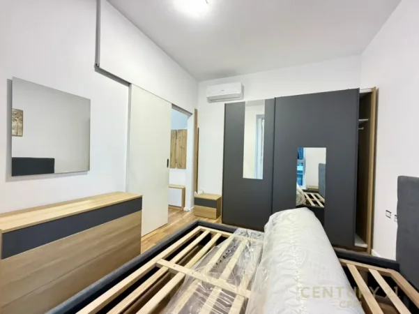 Tirane, jepet me qera apartament 1+1 Kati 2, 53 m² 700 € (komuna e parisit)