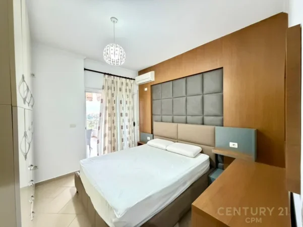 Tirane, jepet me qera apartament 2+1+Ballkon Kati 4, 100 m² 650 € (Liqeni i thate)