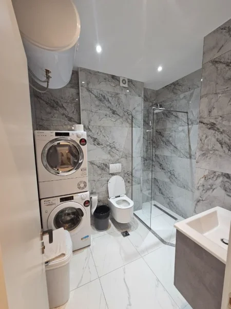 Tirane, shes apartament 2+1 Kati 1, 84 m² 227.000 € (Rruga muhamet Gjollesha)