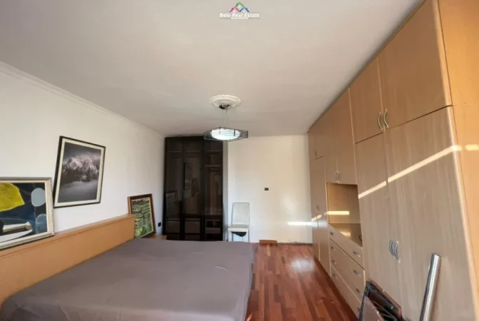 Tirane, jepet me qera apartament 1+1 Kati 6, 65 m² 650 € (Rruga Sulejman Delvina)