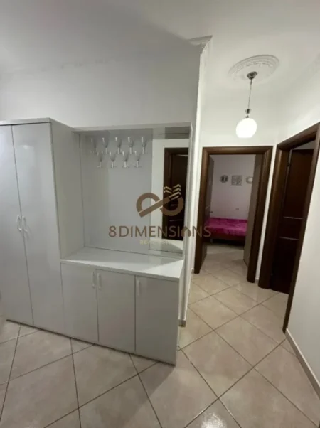 Tirane, jepet me qera apartament 2+1 Kati 2, 100 m² 600 € (astir)