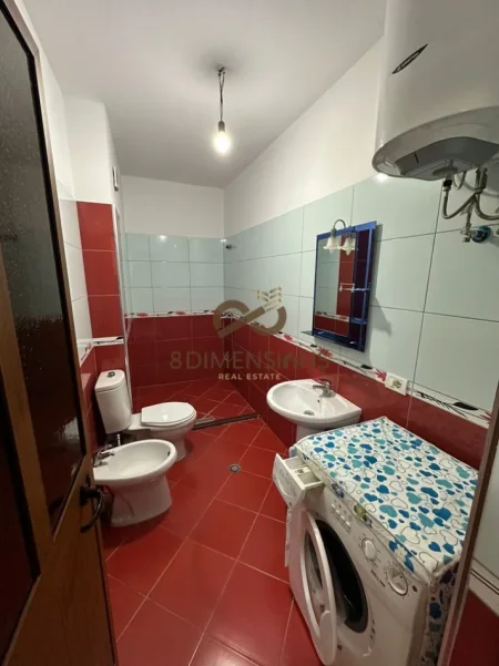 Tirane, jepet me qera apartament 2+1 Kati 2, 100 m² 600 € (astir)
