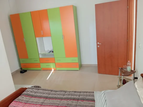 Tirane, jepet me qera apartament 1+1 , (vilat gjermane)