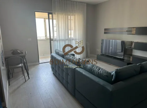 Tirane, jepet me qera apartament 2+1 Kati 7, 80 m² 600 € (ali demi)