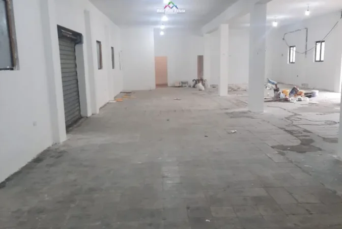 Tirane, jepet me qera magazine Kati 0, 628 m² 1.580 € (Rruga Faik Kulla)