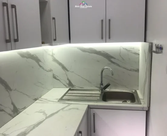 Tirane, jepet me qera apartament 2+1 Kati 4, 80 m² 570 € (rruga e dibres)