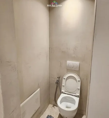 Tirane, jepet me qera dyqan Kati 1, 150 m² 1.500 € (qender)