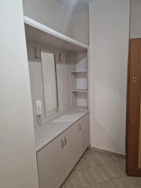 Tirane, jepet me qera apartament 1+1 Kati 2, 70 m² 450 € (Kodra e Diellit ,Rruga e Zallit)