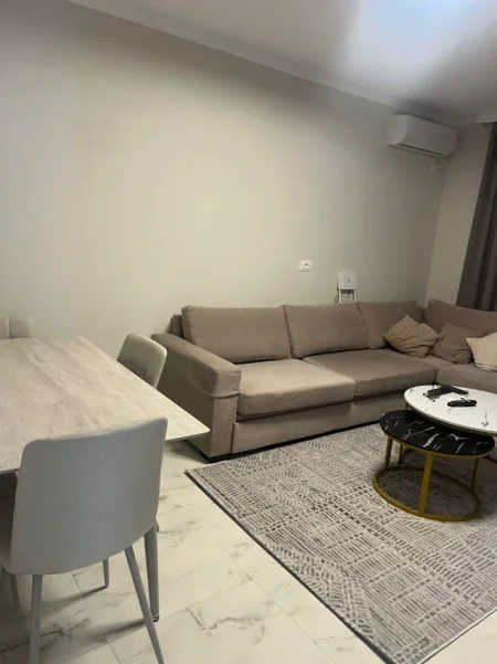 Tirane, jepet me qera apartament 2+1 Kati 3, 70 m² 475 € (Rruga Kujtim Laro)