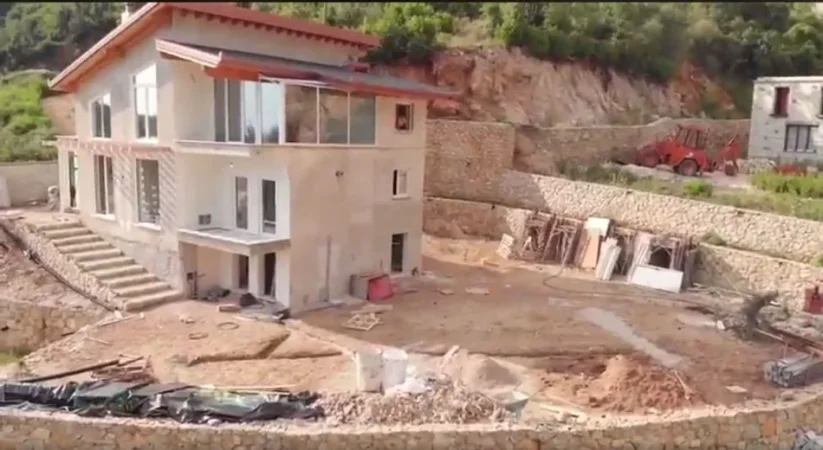 Tirane, shitet nga Pronari, pa-komision Vile 3 Katshe Kati 2, 375 m² 697.000 € (rruga e dajtit)