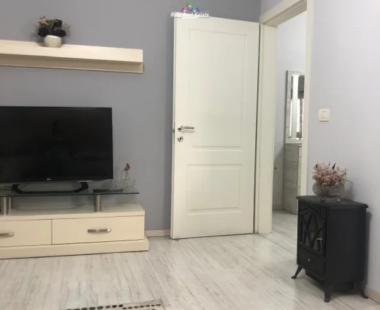 Tirane, jepet me qera apartament 1+1 Kati 5, 60 m² 450 € (Rruga Ali Demi)
