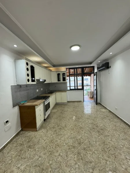 JEPET ME QIRA APARTAMENT 3+1+2 📍PRANE PALLATIT ME SHIGJETA  50.000  LEKE