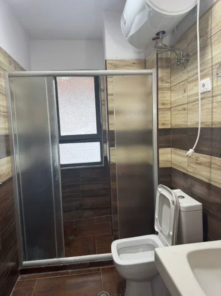 JEPET ME QIRA APARTAMENT 3+1+2 📍PRANE PALLATIT ME SHIGJETA  50.000  LEKE