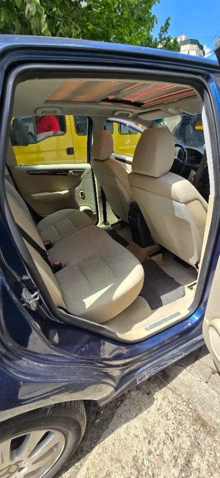 Shqiperi, shitet makine Shitet M.Benz A180 Nafte Nafte, blu automatik Kondicioner 220.000 km 1.900 €