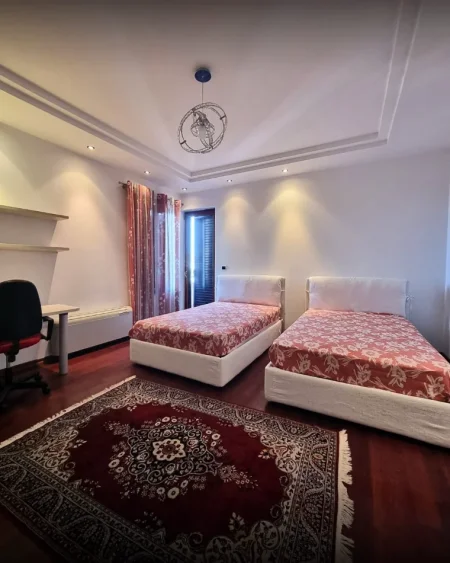 Tirane, jepet me qera apartament 4+1+Aneks+Ballkon , 350 m² 