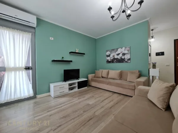 Tirane, jepet me qera apartament 1+1+Ballkon Kati 3, 75 m² 400 € 