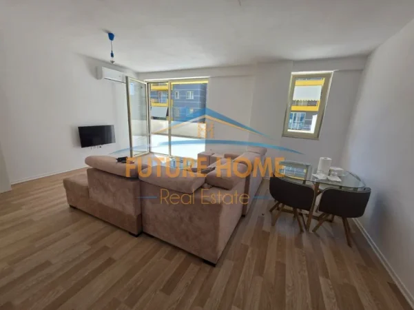 Tirane, jepet me qera apartament 2+1 Kati 1, 84 m² 450 € (Kompeksi Tom Doshi, Shkoze)