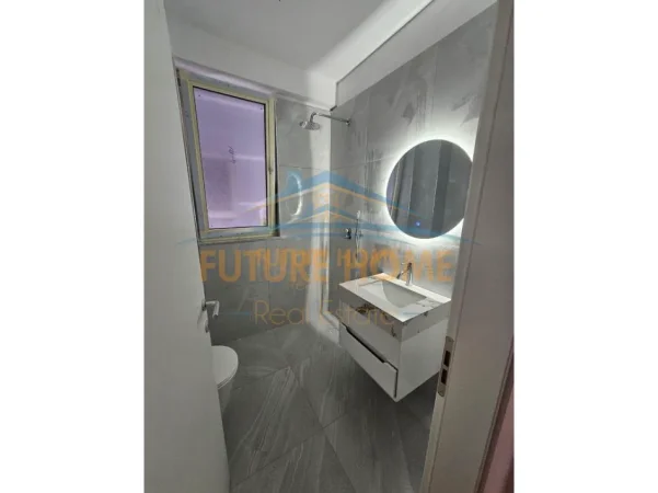 Tirane, jepet me qera apartament 2+1 Kati 1, 84 m² 450 € (Kompeksi Tom Doshi, Shkoze)