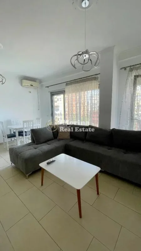 Tirane, jepet me qera apartament 1+1 Kati 4, 70 m² 800 € (Rruga E Kavajes)