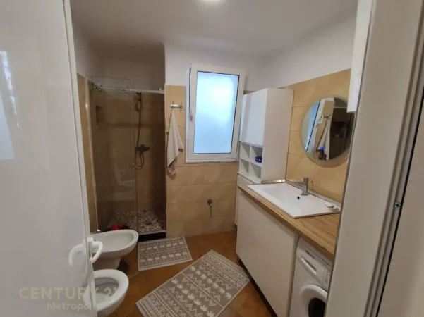 Tirane, jepet me qera apartament 1+1 Kati 3, 79 m² 750 € 