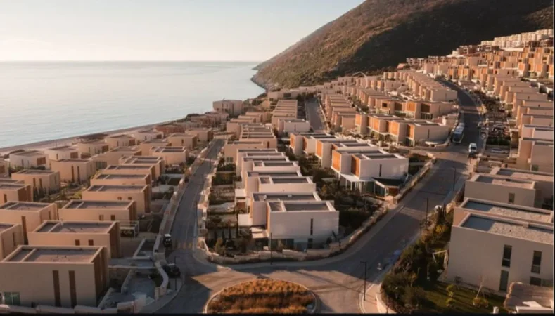 Vlore, shitet Vile 4+1 , 353 m² 1.520.000 € (Green Coast 2, Dhërmi, Vlorë)
