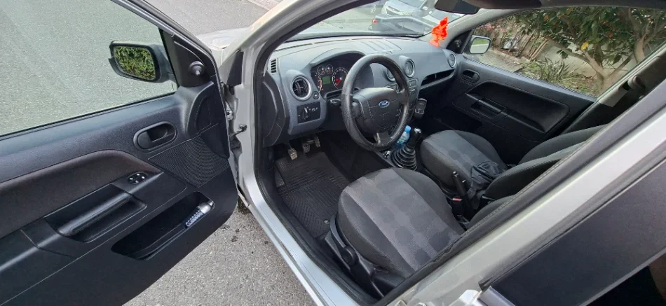 Tirane, SUV Nafte, gri metalizato manuale Kondicioner 233.262 km 2.800 €