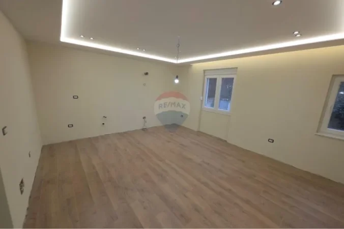 Tirane, shitet apartament 1+1+Ballkon Kati 2, 70 m² 150.000 € (Rruga e Elbasanit)
