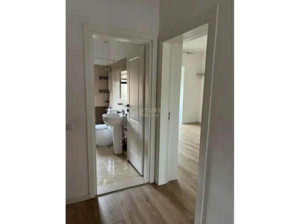 Tirane, shitet apartament 1+1 Kati 5, 69 m² 160.000 € 