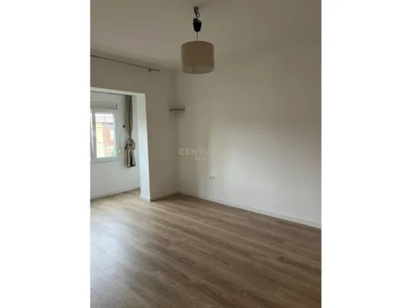 Tirane, shitet apartament 1+1 Kati 5, 69 m² 160.000 € 