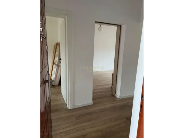 Tirane, shitet apartament 1+1 Kati 5, 69 m² 160.000 € 