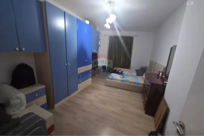 Tirane, shitet apartament 2+1+Ballkon Kati 3, 109 m² 210.000 € (Rruga e Durresit)