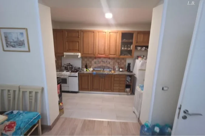 Tirane, shitet apartament 2+1+Ballkon Kati 3, 109 m² 210.000 € (Rruga e Durresit)