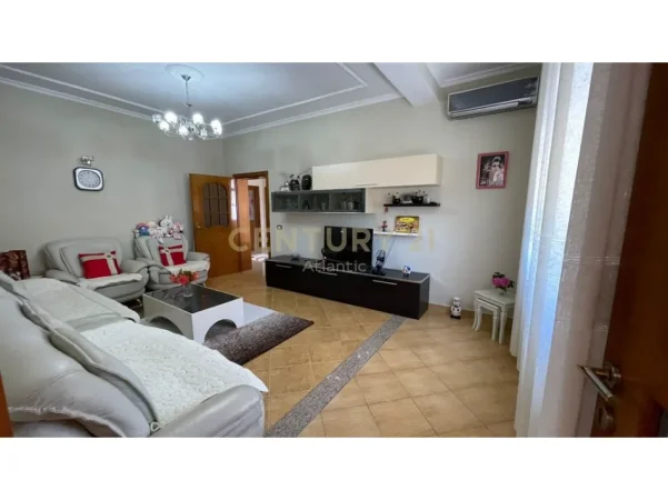 Durres, shitet Vile 4+1+Ballkon Kati 0, 379 m² 295.000 € 