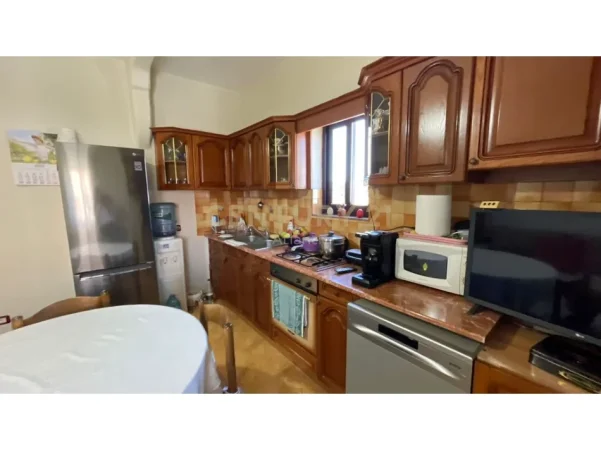 Durres, shitet Vile 4+1+Ballkon Kati 0, 379 m² 295.000 € 