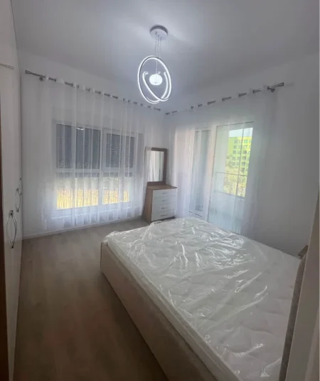 Tirane, jepet me qera apartament 1+1+Ballkon Kati 3, 70 m² 500 € (Kompleksi Kadiu, Ali Demi)