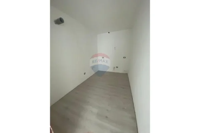 Tirane, shitet apartament duplex , 86 m² 112.000 € (Univers City)