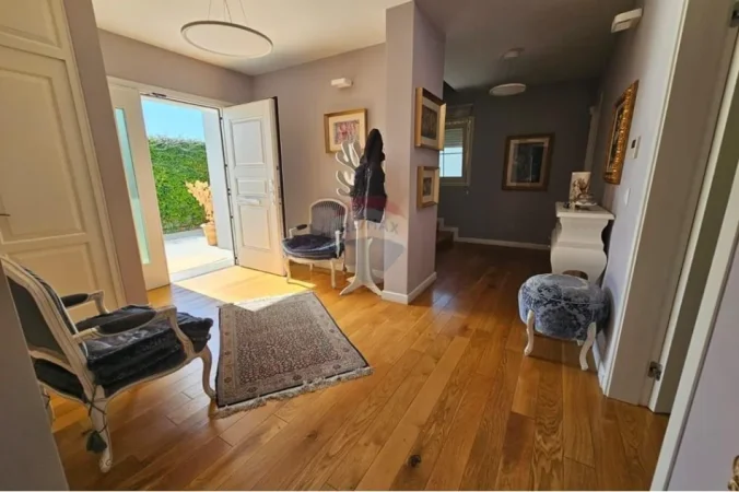 Tirane, shitet Vile , 447 m² 1.300.001 € 