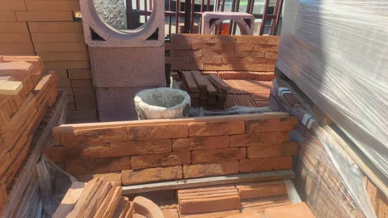 Tirane, shes Tulla shamat të reja dhe të përdorura, oxhaqe, furra, pllaka balte veshjeje, etj 10 €