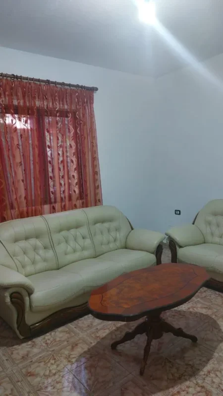 Tirane, jepet me qera apartament 1+1 Kati 2, 60 m² 350 € (Rruga Jordan Misja)