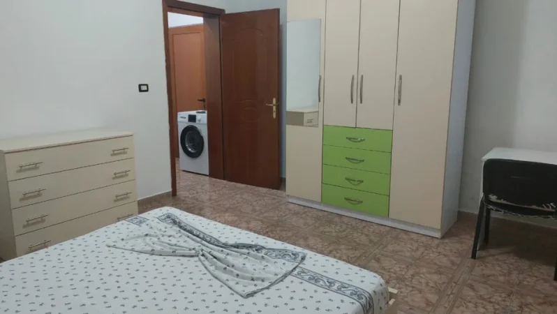 Tirane, jepet me qera apartament 1+1 Kati 2, 60 m² 350 € (Rruga Jordan Misja)
