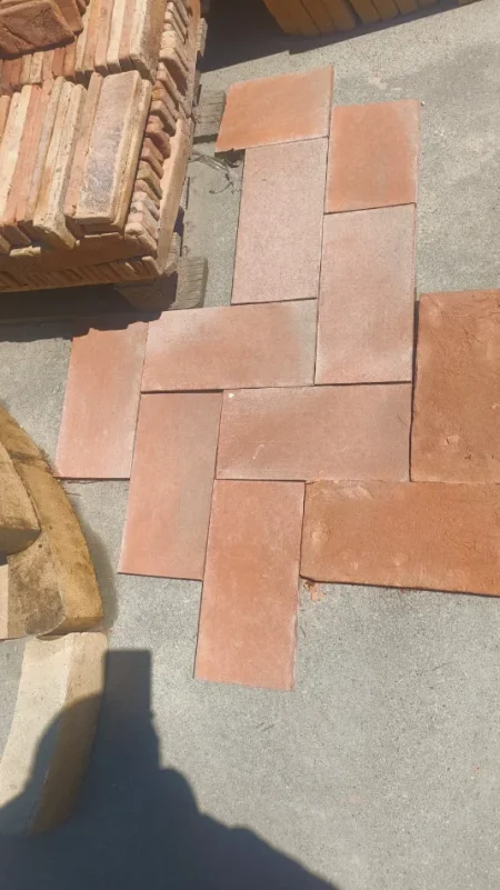 Tirane, shes Tulla shamat të reja dhe të përdorura, oxhaqe, furra, pllaka balte veshjeje, etj 10 €