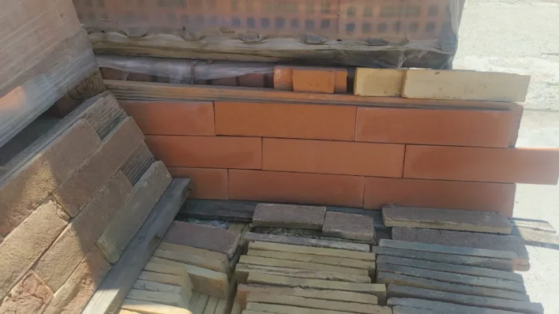 Tirane, shes Tulla shamat të reja dhe të përdorura, oxhaqe, furra, pllaka balte veshjeje, etj 10 €
