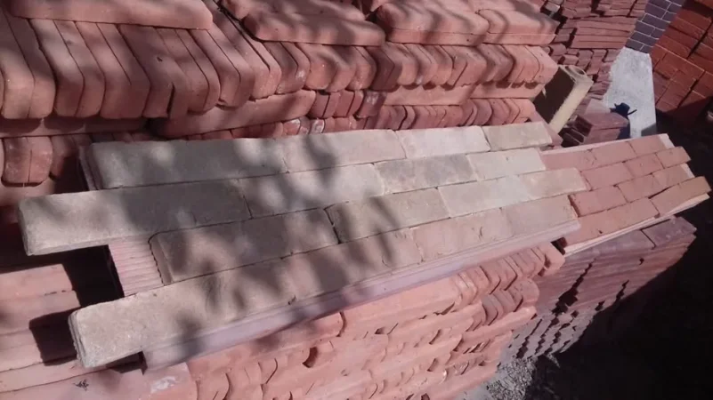 Tirane, shes Tulla shamat të reja dhe të përdorura, oxhaqe, furra, pllaka balte veshjeje, etj 10 €