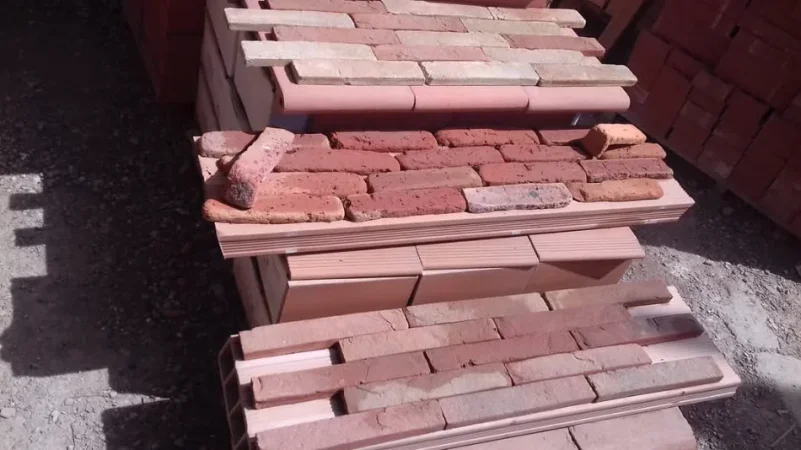 Tirane, shes Tulla shamat të reja dhe të përdorura, oxhaqe, furra, pllaka balte veshjeje, etj 10 €
